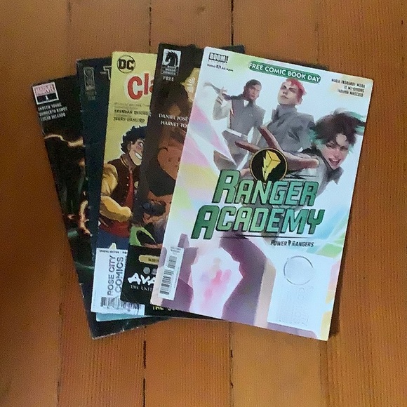 Five Comic Books - Picture 4 of 5